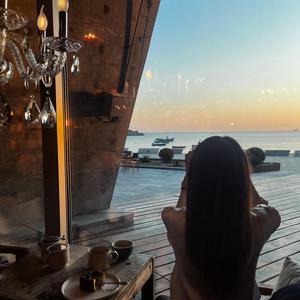 高圆圆穿透明泳装
